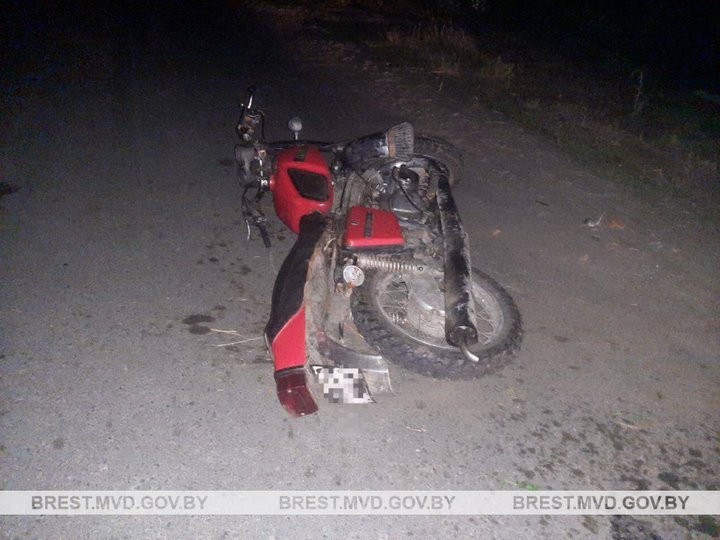 В Брестской области мотоциклист сбил пьяного пешехода без фликера