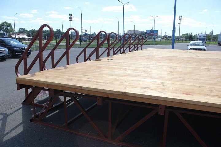 В Бресте на Гребном канале появилась необычная башня. Зачем ее возводят?