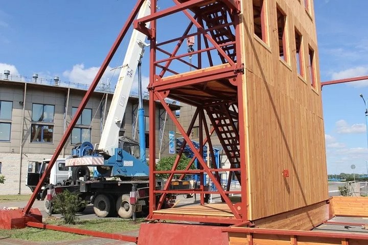 В Бресте на Гребном канале появилась необычная башня. Зачем ее возводят?