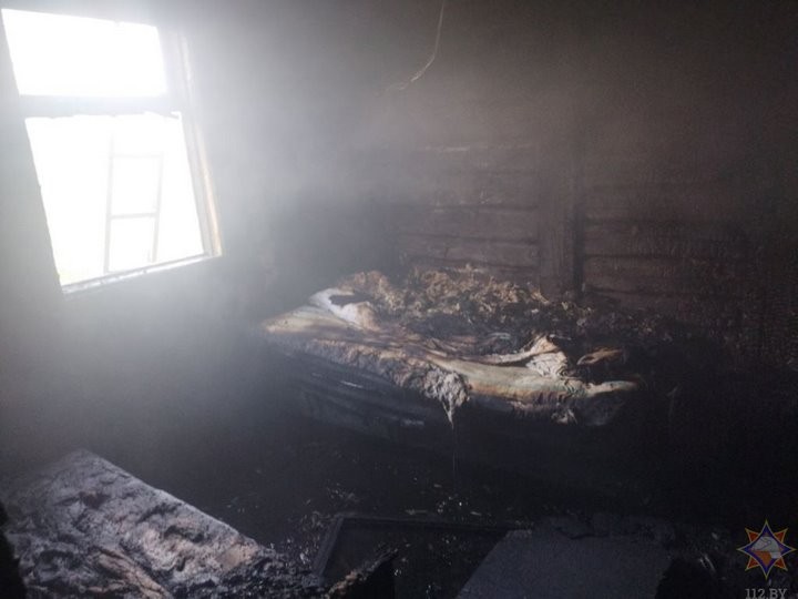 Мужчина вынес пожилого соседа из горящего дома в Ивацевичском районе