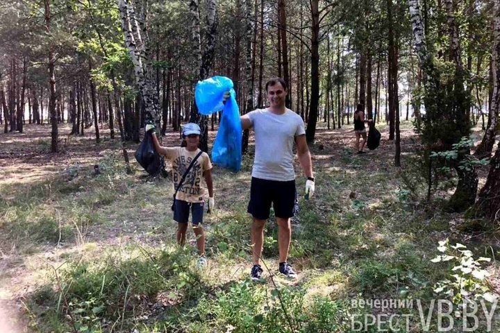 Работники РУП «Брестэнерго» приняли участие в экологической акции в Красном дворе