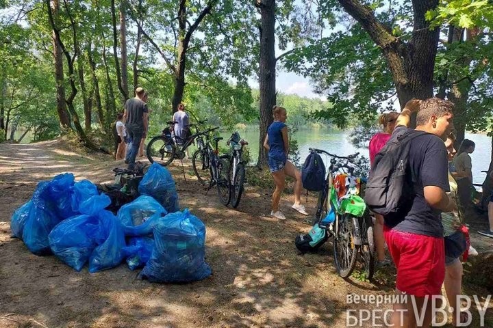 Работники РУП «Брестэнерго» приняли участие в экологической акции в Красном дворе