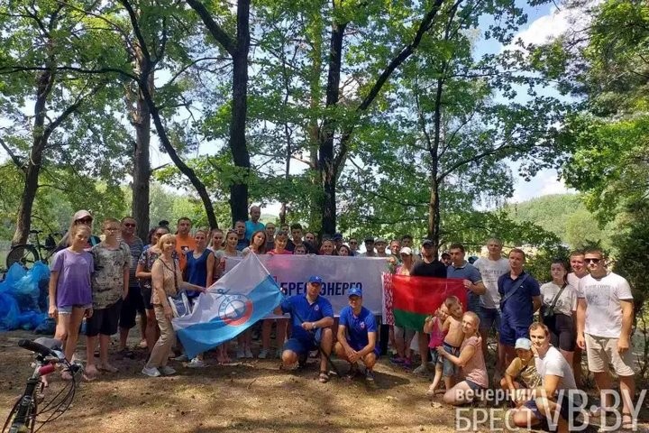 Работники РУП «Брестэнерго» приняли участие в экологической акции в Красном дворе