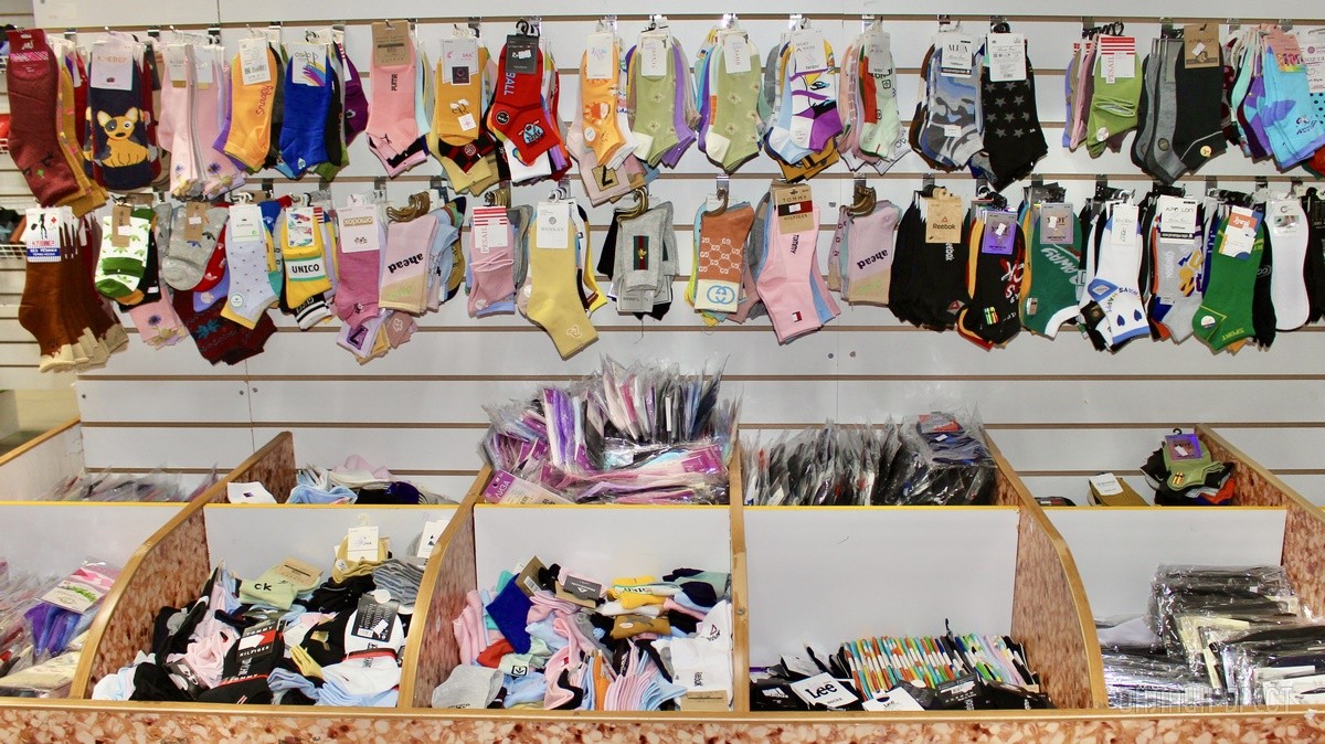 Что нового на просторах брестского магазина «Мегаполис»? Школьная форма, кроссовки, меняющие цвет на солнце, скидка 50% по красному ценнику