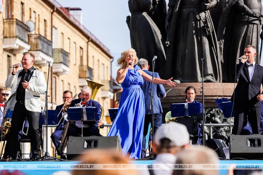 Концертом городского духового оркестра открылся праздник, посвященный Дню освобождения Бреста