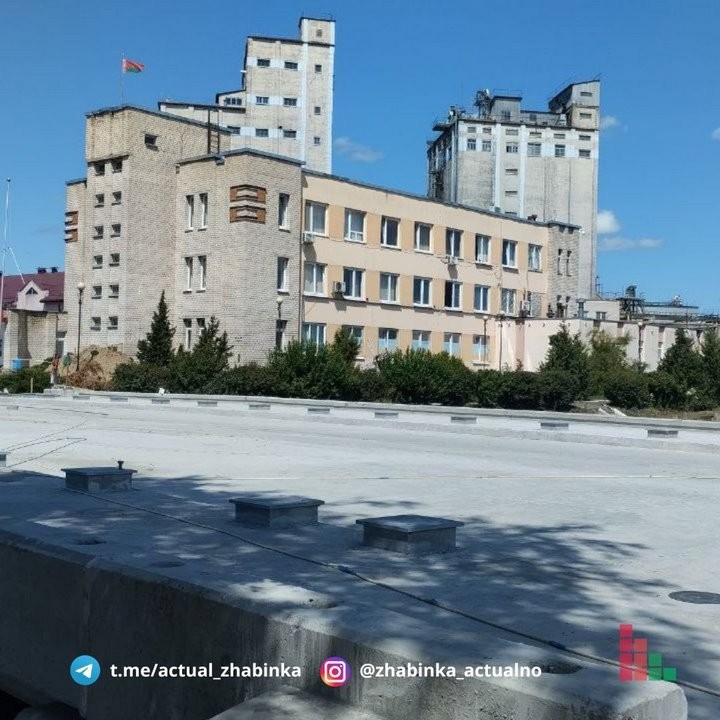 Реконструкция моста по улице Мира в Жабинке перешла в завершающую стадию