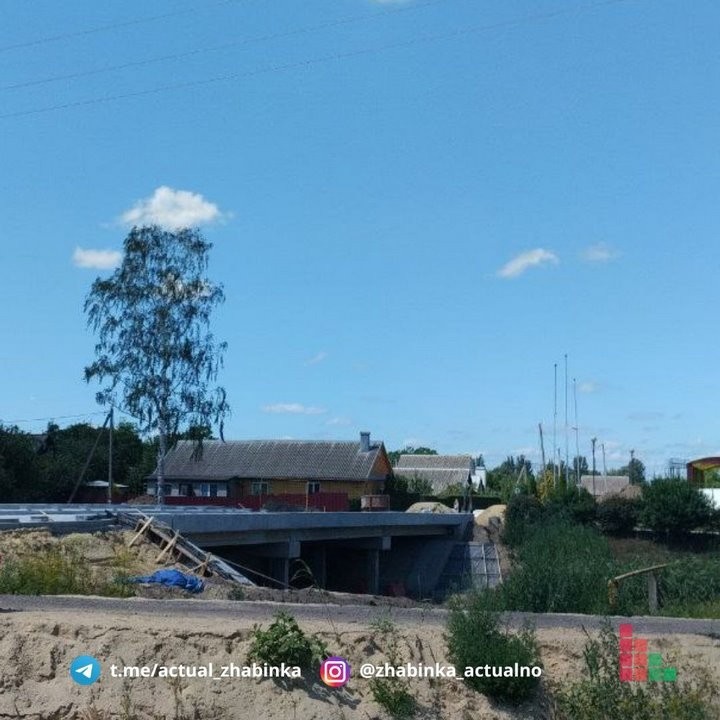 Реконструкция моста по улице Мира в Жабинке перешла в завершающую стадию