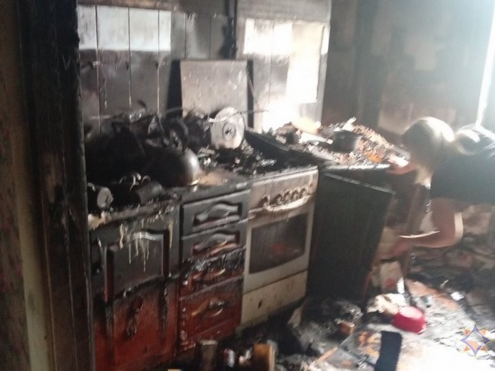 «Пожар из ТикТока». В Беларуси дети готовили попкорн и чуть не сожгли дом