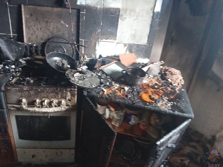 «Пожар из ТикТока». В Беларуси дети готовили попкорн и чуть не сожгли дом