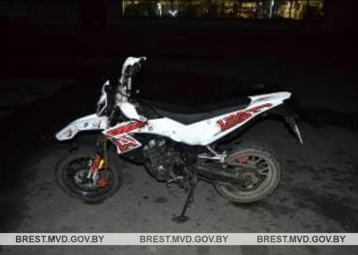 17-летний житель Бреста не справился с управлением мотоцикла