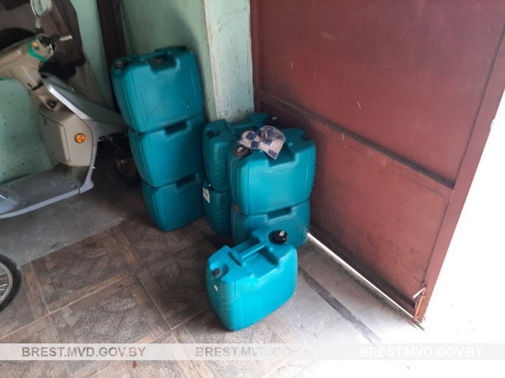 В Брестской области продолжают воровать «цветное» топливо. Новый случаи