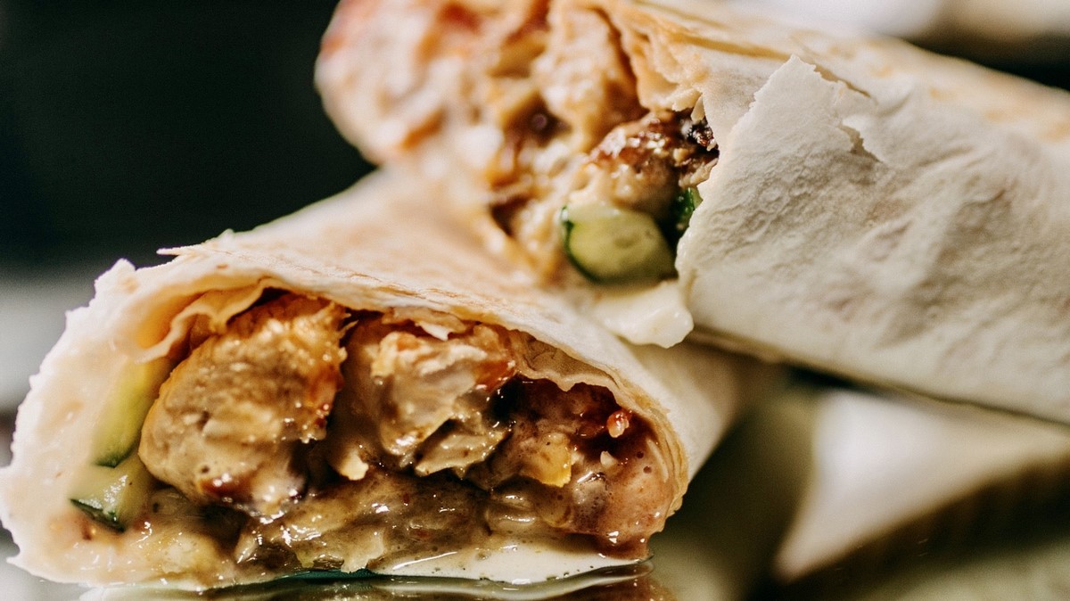 Попробуй эту вкусную и сытную еду навынос. «Онлайн Брест» рекомендует: «Кофш», «Xpizza brest», «Три правила чебурека», «Кебаб на болоте»