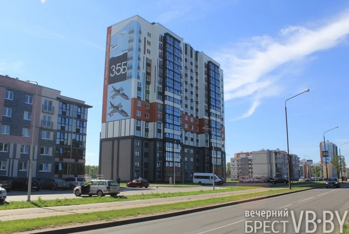 Самолеты над улицей Рябцева. 11 домов в новейшем микрорайоне Бреста уже дождались жильцов