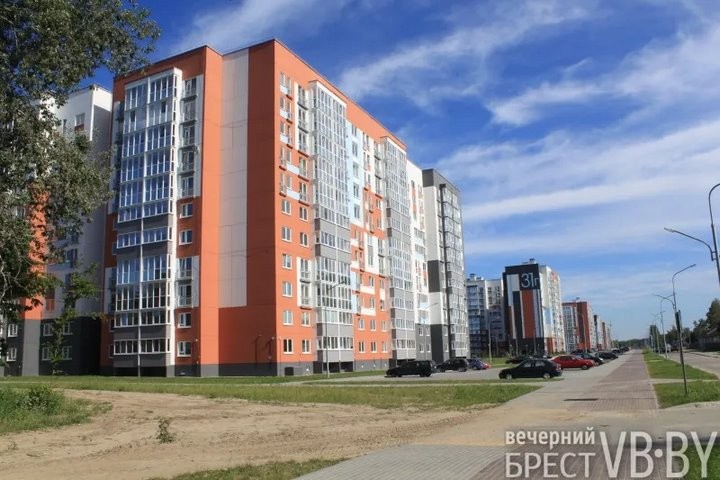 Самолеты над улицей Рябцева. 11 домов в новейшем микрорайоне Бреста уже дождались жильцов