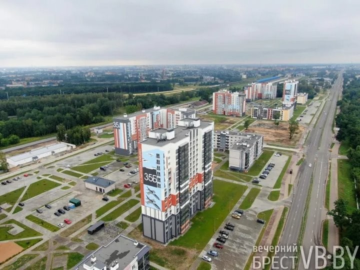 Самолеты над улицей Рябцева. 11 домов в новейшем микрорайоне Бреста уже дождались жильцов