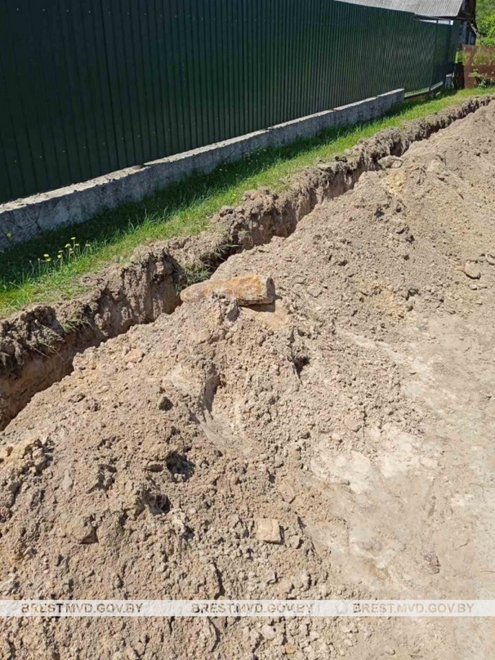 Во время работ на земельном участке в Брестской области обнаружили артиллерийский снаряд