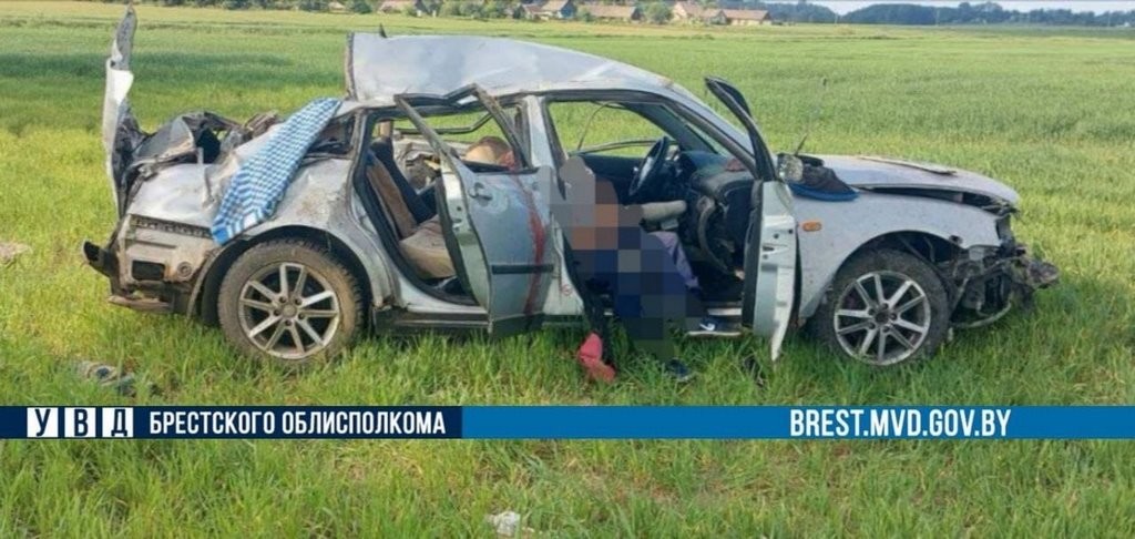 Подробности страшного ДТП в Пружанском районе: один пассажир погиб, второй травмирован