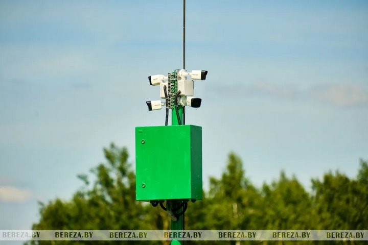В Березе на берегу озера установили камеры