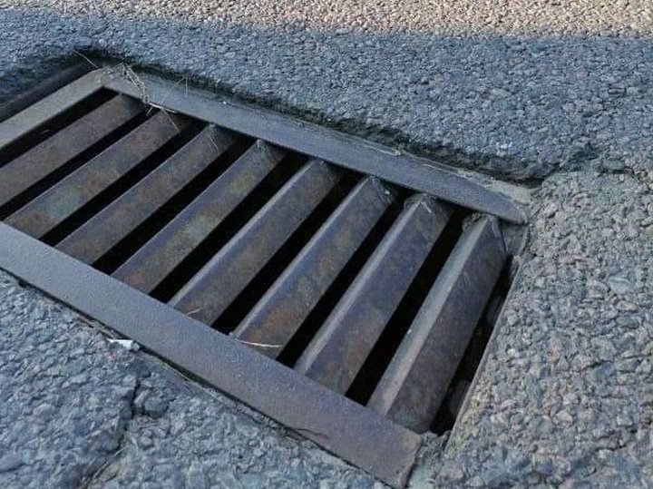 Жесткое падение электроскутера и ехавшего на нем мужчины попало на видео. А все из-за чего?