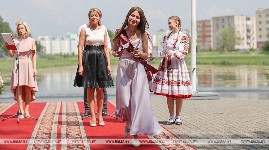Праздник выпускников прошел в городе-спутнике Бреста
