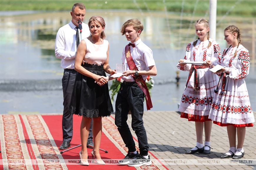 Праздник выпускников прошел в городе-спутнике Бреста