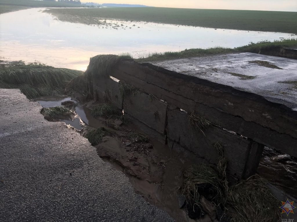 Обрушение дорожного покрытия в Брестском районе. Подробности от МЧС
