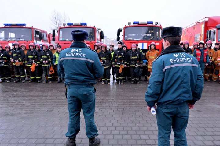 Глава МЧС рассказал, какое оружие будет у спасателей