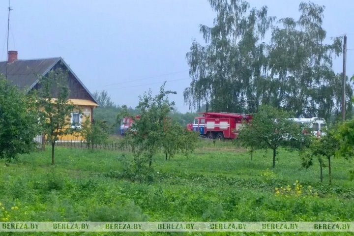 От удара молнии загорелся сарай. Случай в Брестской области