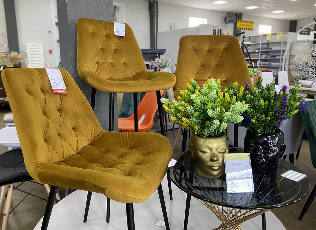 Большой выбор уцененных столов и стульев со скидками до 80% в дискаунтере «AksHome» на Вычулках в Бресте