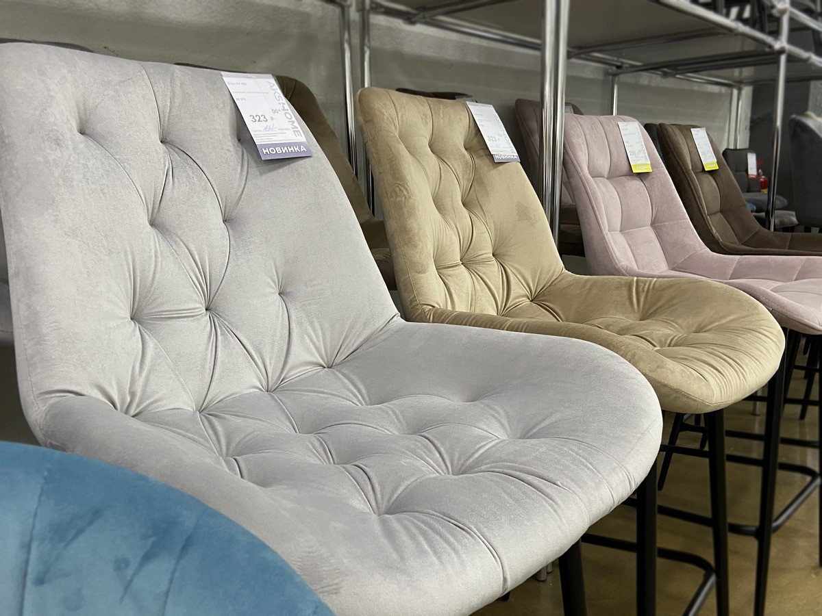 Большой выбор уцененных столов и стульев со скидками до 80% в дискаунтере «AksHome» на Вычулках в Бресте