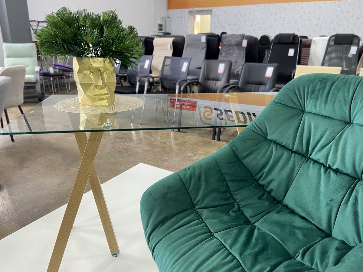 Большой выбор уцененных столов и стульев со скидками до 80% в дискаунтере «AksHome» на Вычулках в Бресте