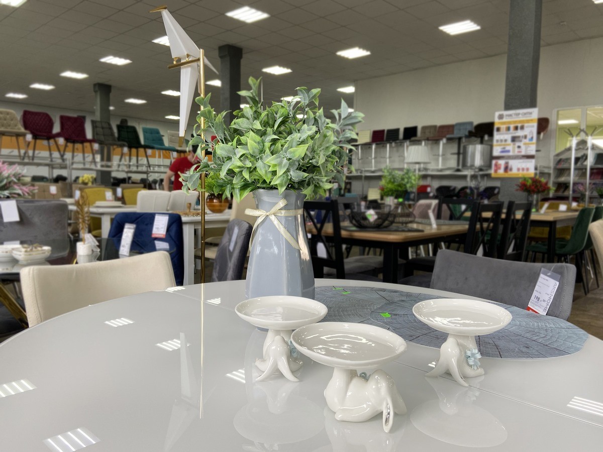 Большой выбор уцененных столов и стульев со скидками до 80% в дискаунтере «AksHome» на Вычулках в Бресте