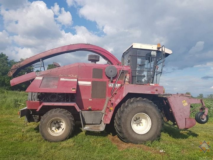 В Ивацевичском районе огнем поврежден кормоуборочный комбайн