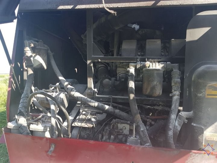 В Ивацевичском районе огнем поврежден кормоуборочный комбайн
