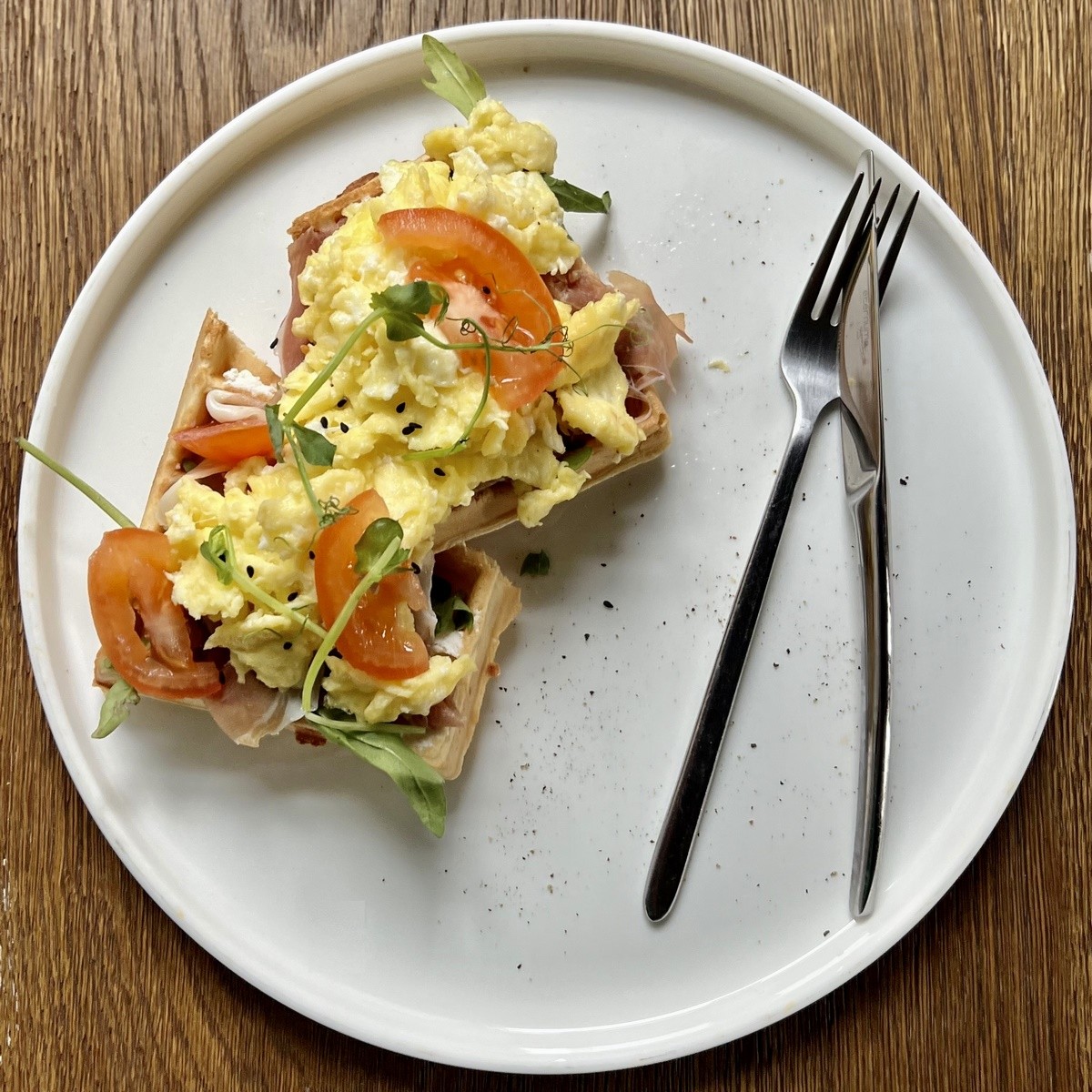 Невероятно вкусные фирменные вафли и кофе наивысшего качества. Двухэтажная кофейня «Таполі» по ул. 17 сентября приглашает брестчан в гости