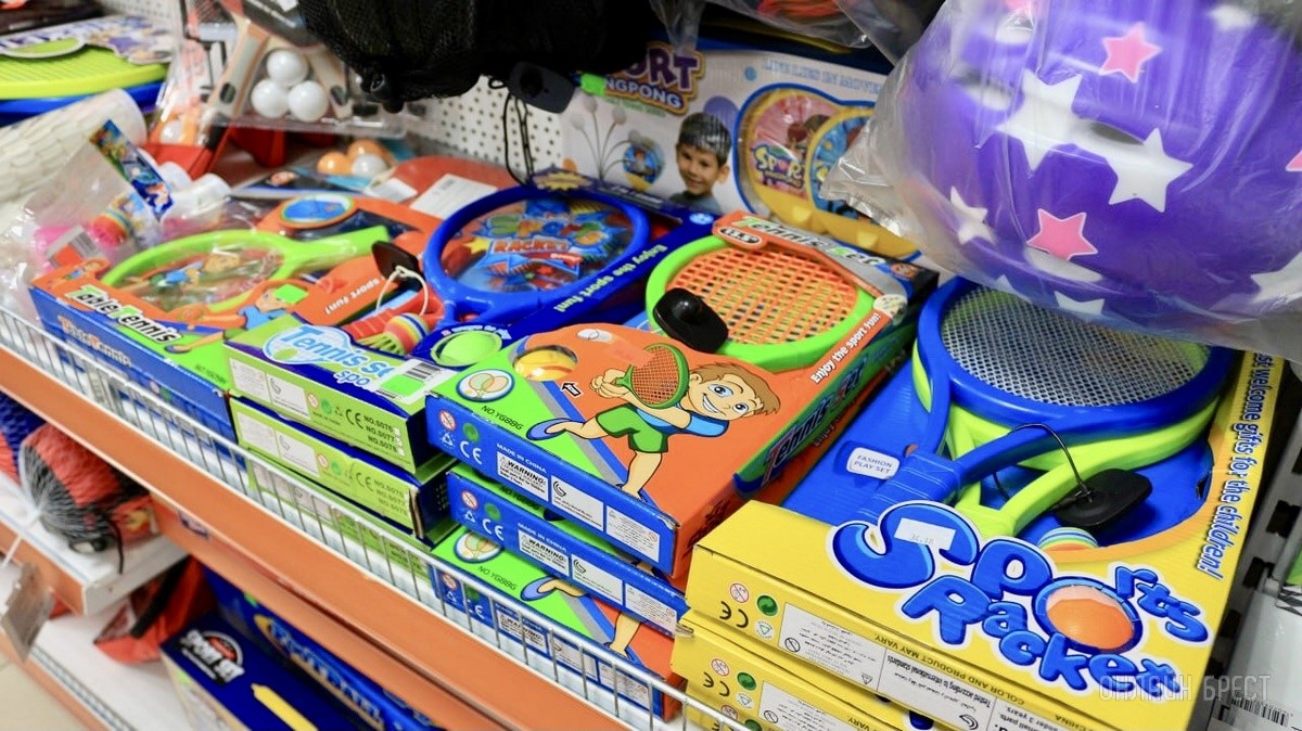 ТРИ ЭТАЖА ТОВАРОВ ДЛЯ ВСЕЙ СЕМЬИ! Детские игрушки и развлечения, канцтовары, женская, мужская, детская одежда и обувь в «Детском мире» на Советской