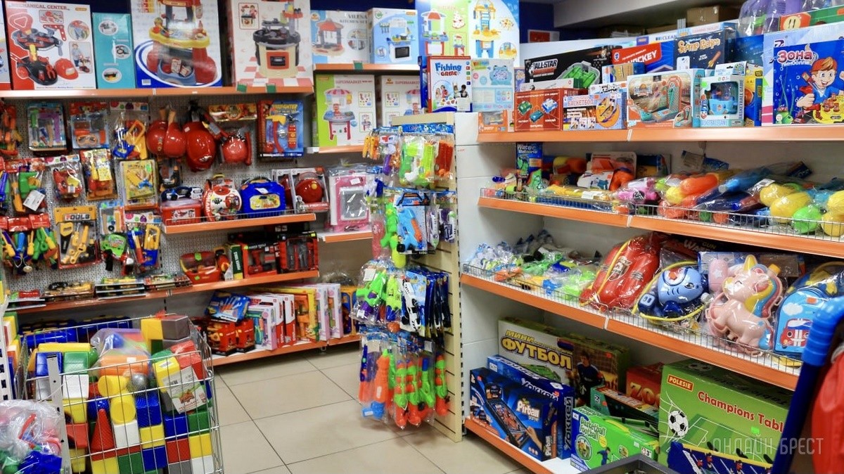 ТРИ ЭТАЖА ТОВАРОВ ДЛЯ ВСЕЙ СЕМЬИ! Детские игрушки и развлечения, канцтовары, женская, мужская, детская одежда и обувь в «Детском мире» на Советской