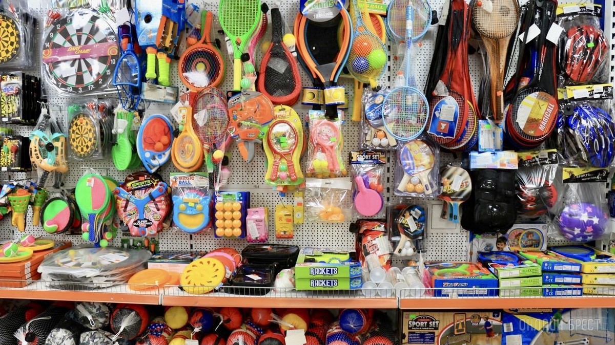 ТРИ ЭТАЖА ТОВАРОВ ДЛЯ ВСЕЙ СЕМЬИ! Детские игрушки и развлечения, канцтовары, женская, мужская, детская одежда и обувь в «Детском мире» на Советской