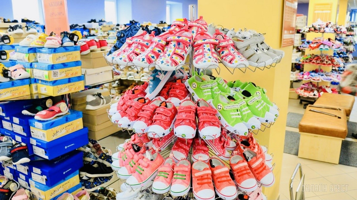 ТРИ ЭТАЖА ТОВАРОВ ДЛЯ ВСЕЙ СЕМЬИ! Детские игрушки и развлечения, канцтовары, женская, мужская, детская одежда и обувь в «Детском мире» на Советской