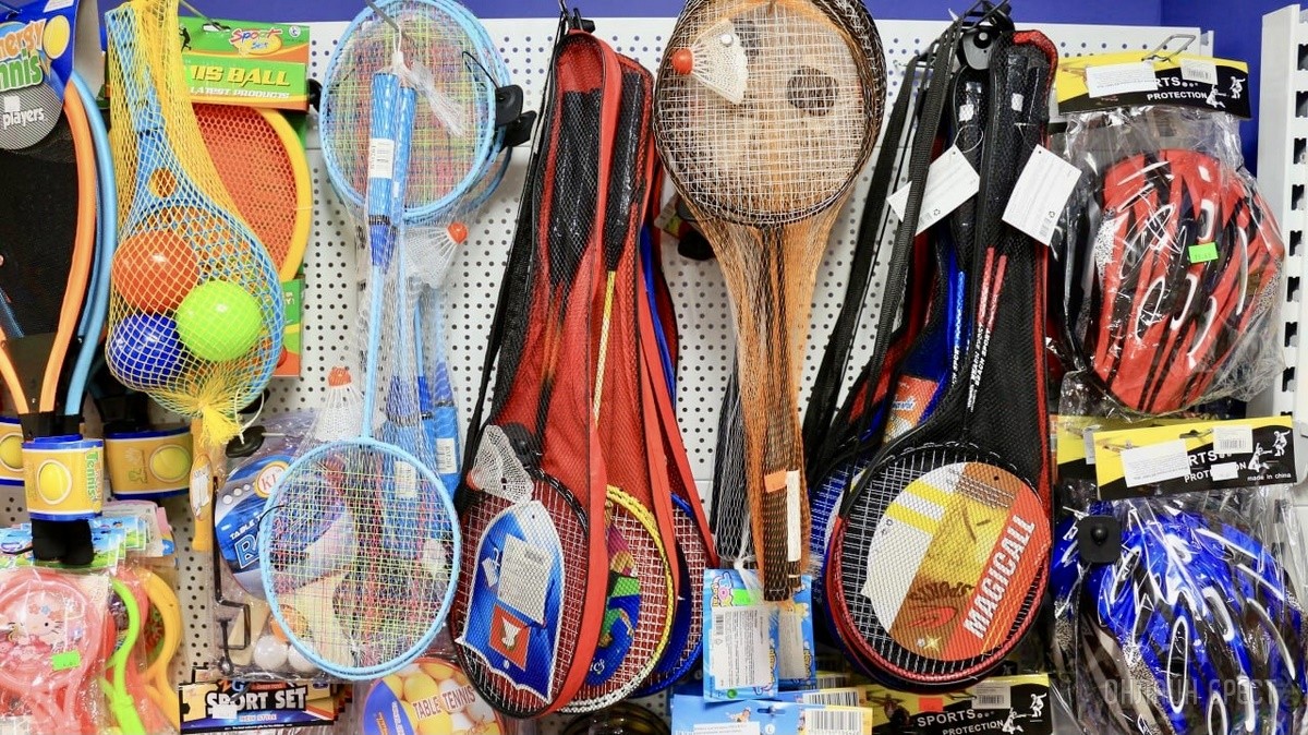 ТРИ ЭТАЖА ТОВАРОВ ДЛЯ ВСЕЙ СЕМЬИ! Детские игрушки и развлечения, канцтовары, женская, мужская, детская одежда и обувь в «Детском мире» на Советской