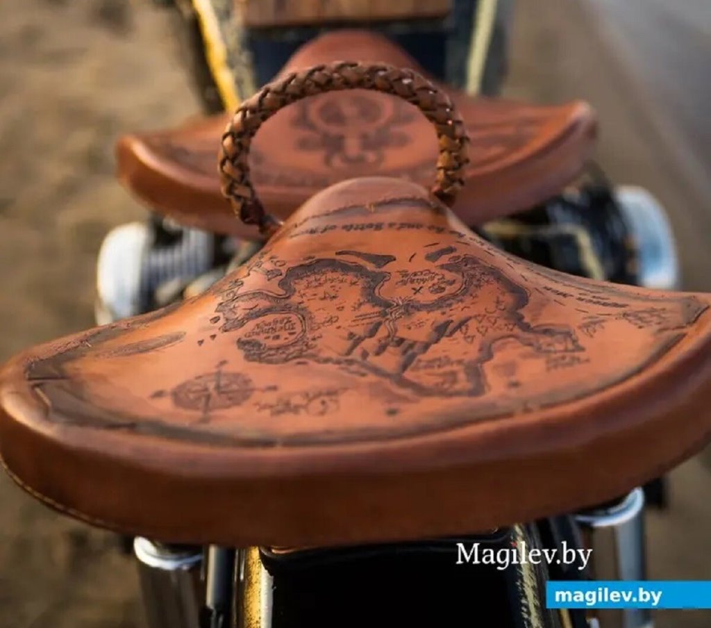 Два года и $5 000. Могилевчанин показал свой кастомный мотоцикл на основе «Урала»