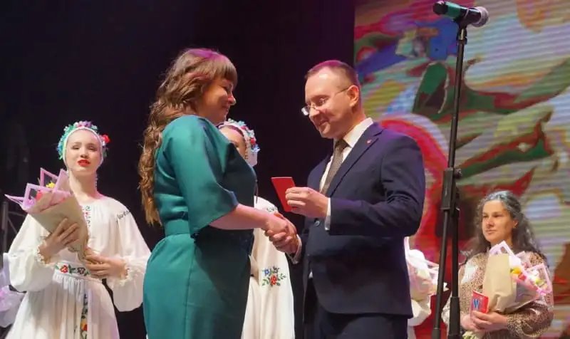 В Бресте вручили орден Матери женщинам, родившим и воспитавшим пятерых и более детей