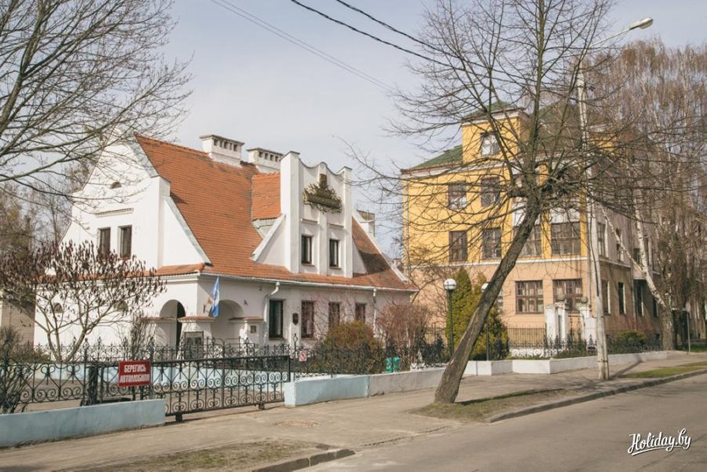 На этой улице Бреста располагаются самые дорогие дома города. Посмотрели, что тут продается