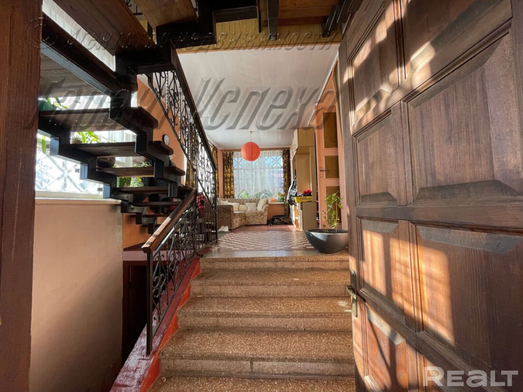 На этой улице Бреста располагаются самые дорогие дома города. Посмотрели, что тут продается