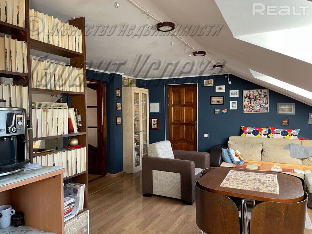 На этой улице Бреста располагаются самые дорогие дома города. Посмотрели, что тут продается