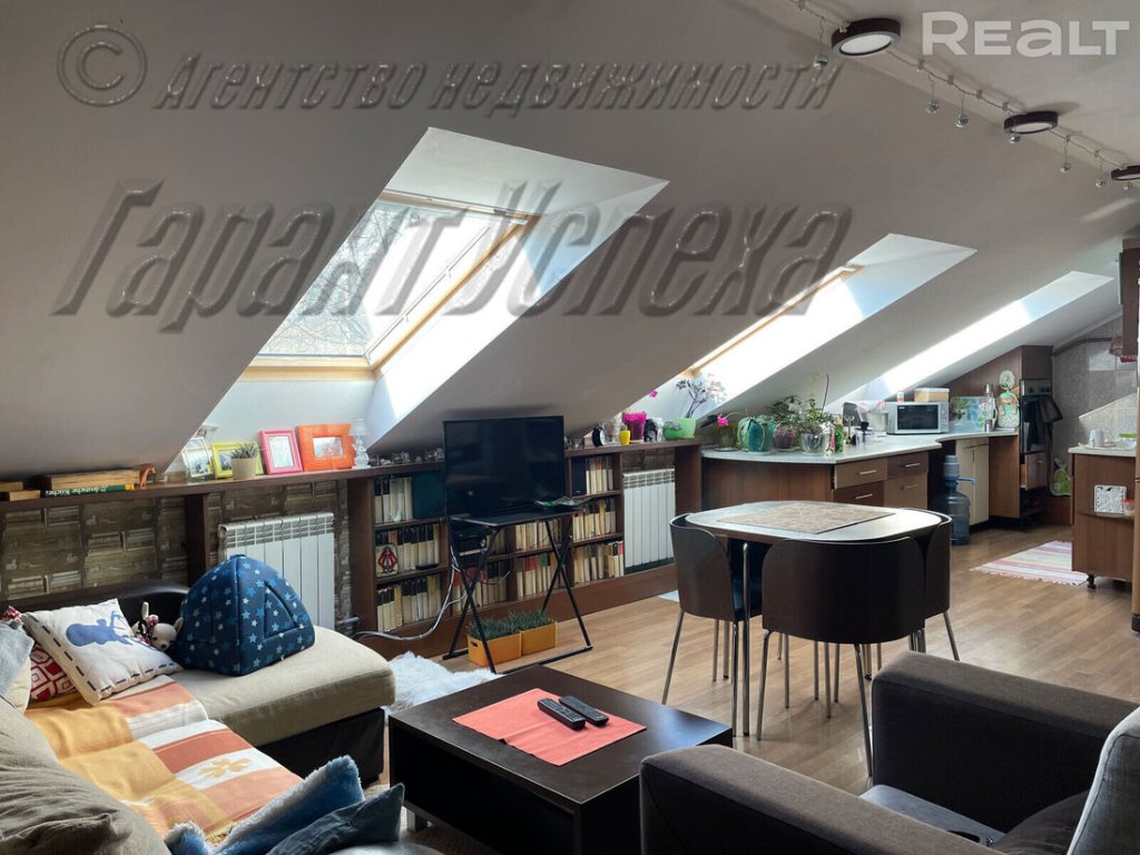 На этой улице Бреста располагаются самые дорогие дома города. Посмотрели, что тут продается