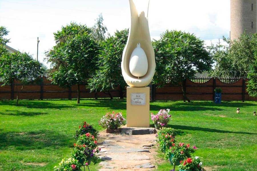 Посмотрите на необычные памятники и скульптуры Беларуси