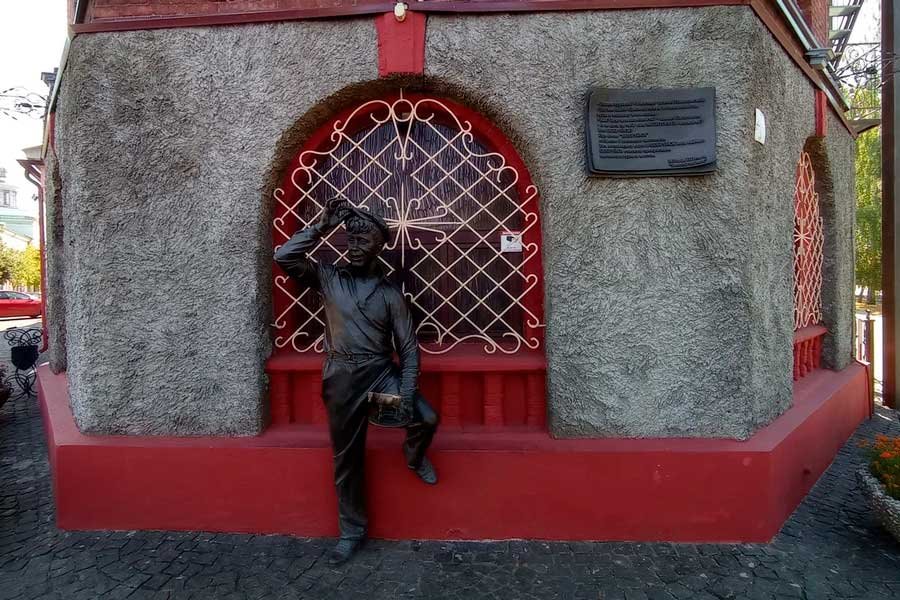 Посмотрите на необычные памятники и скульптуры Беларуси