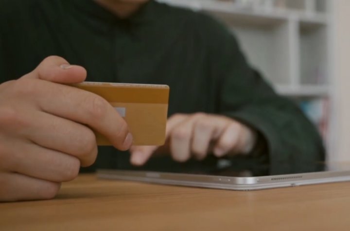 Учащийся колледжа получил три года колонии за то, что поделился личными данными