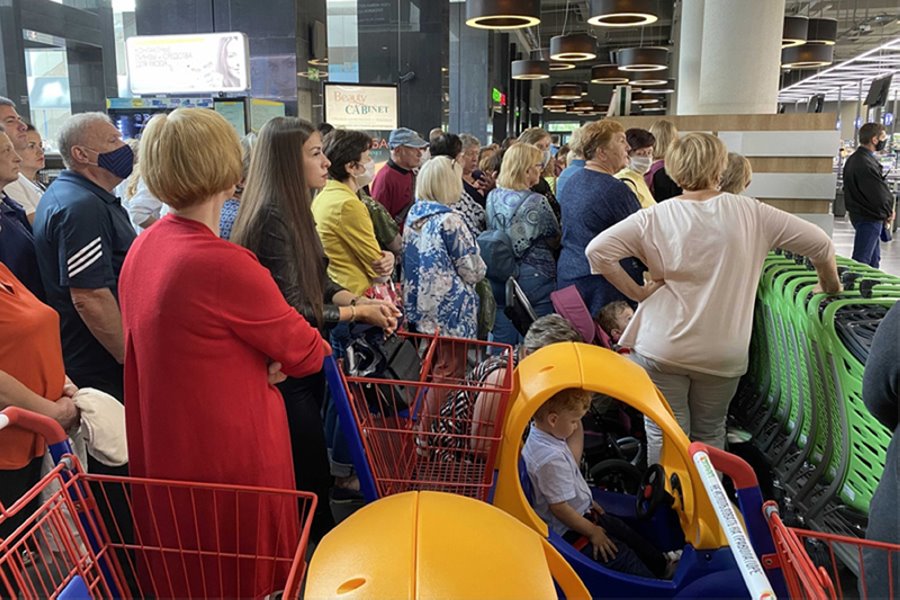 Люди по всему миру страдают новым психическим расстройством из-за денег. Выясняем, что с этим у белорусов